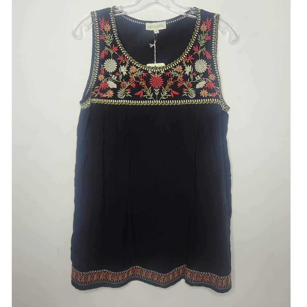 NWT Lucy & Laurel black sleeveless embroidered tank - medium
